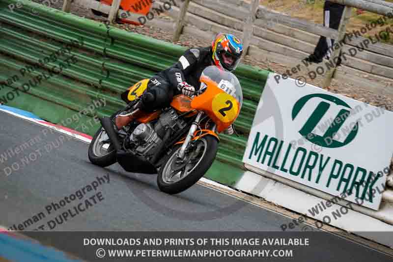 Vintage motorcycle club;eventdigitalimages;mallory park;mallory park trackday photographs;no limits trackdays;peter wileman photography;trackday digital images;trackday photos;vmcc festival 1000 bikes photographs